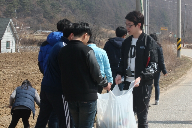 2015년 백두대간약초 정보화마을 봉사활동 사진 대표이미지