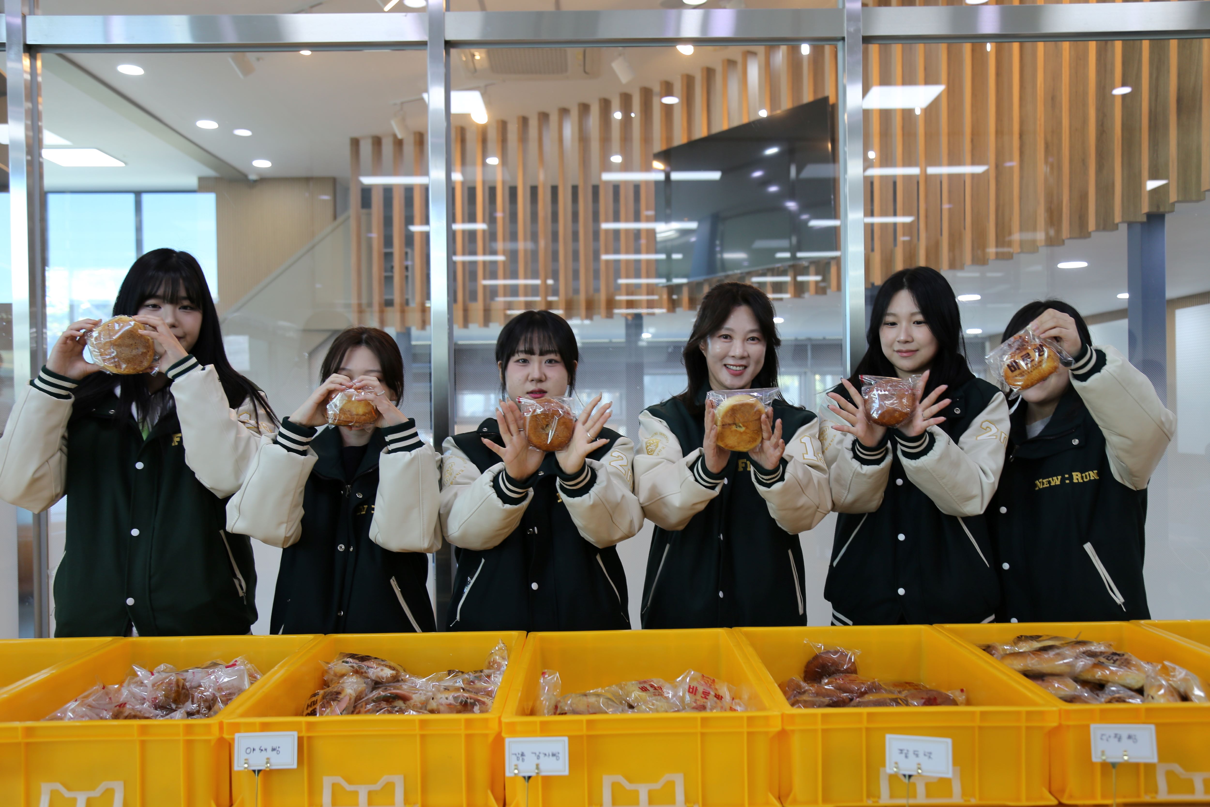 가톨릭관동대 트리니티융합대학,    ‘행복 한 조각, 트리니티 빵데이 이벤트’ 개최 대표이미지